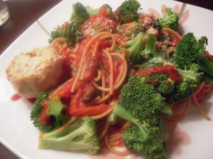 Whole Wheat Spaghetti, Broccoli, Spinach, & Turkey Meatballs in Tomato Sauce